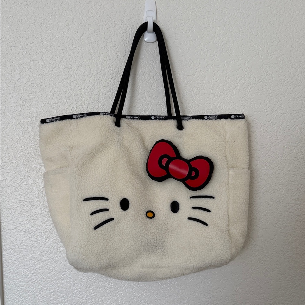 HELLO KITTY x LeSportsac limited edition 50th anniversary reversible Fleece Tote